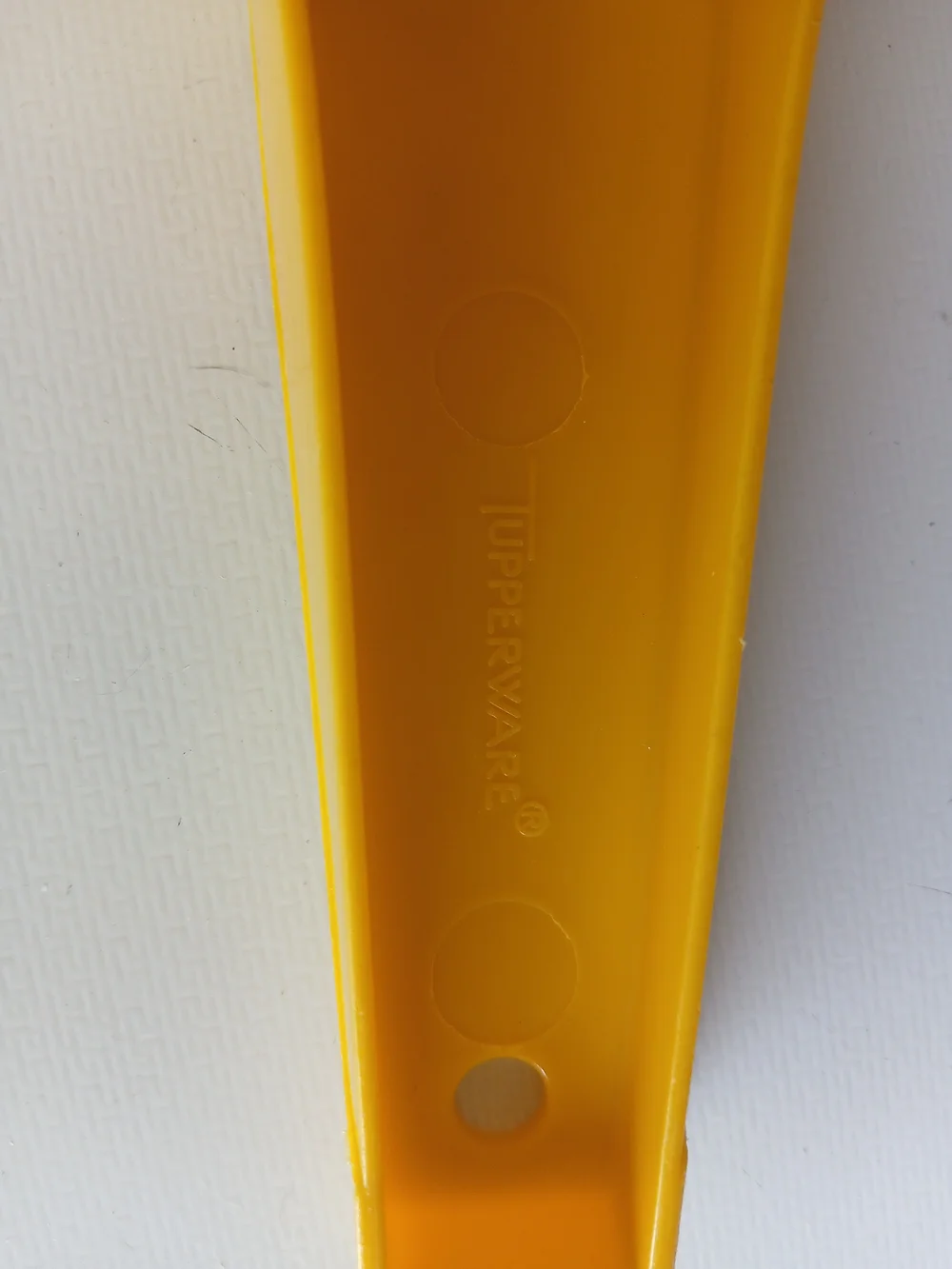 Vintage Tupperware Yellow Strainer Colander, 1 Quart capacity- clean